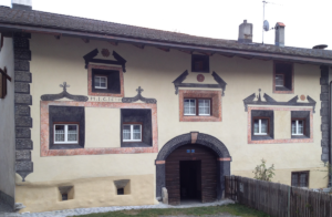 Facciata della casa dopo il restauro